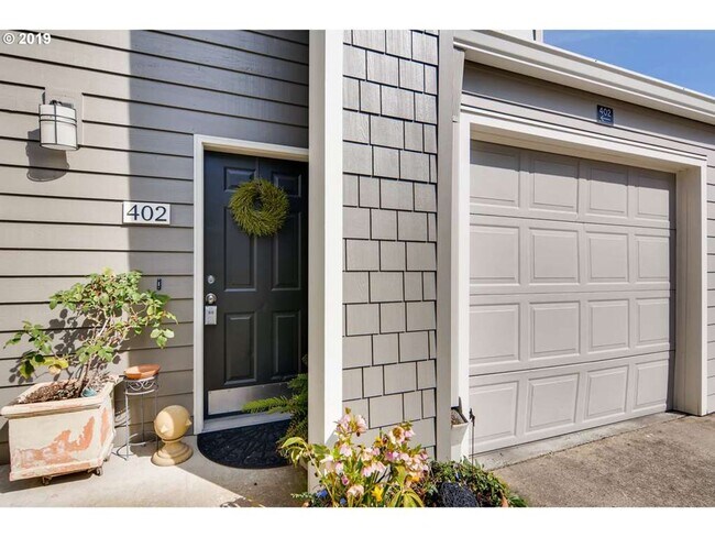 Primary Photo - **Coming Soon** RARE Oswego Bay Community ...