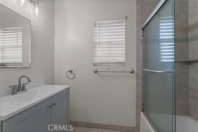 Building Photo - 5741 E 23rd St