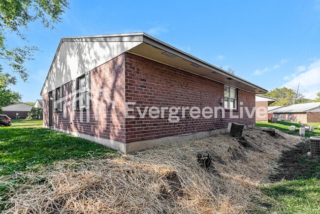 Building Photo - 8197 Mount Washington Dr