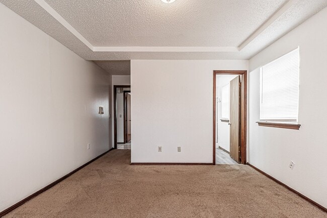 Building Photo - 4 Bed 2 Bath in SW Oklahoma City