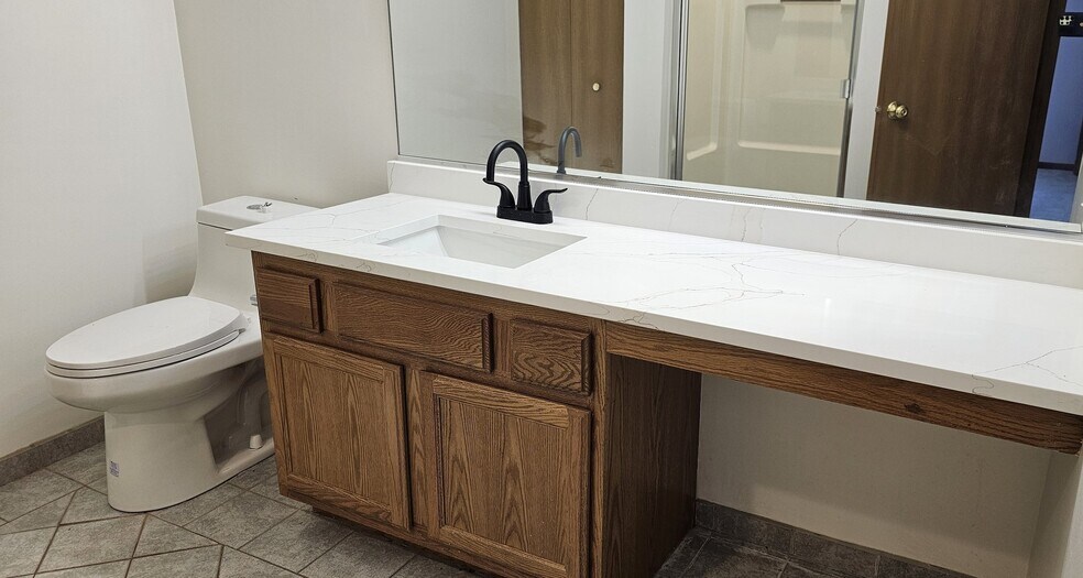 Building Photo - 615 Arrowwood Ct