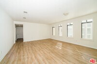 Building Photo - 5625 Crescent Park W