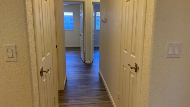 Building Photo - Adorable well maintained 3 bedroom 2 bath ...