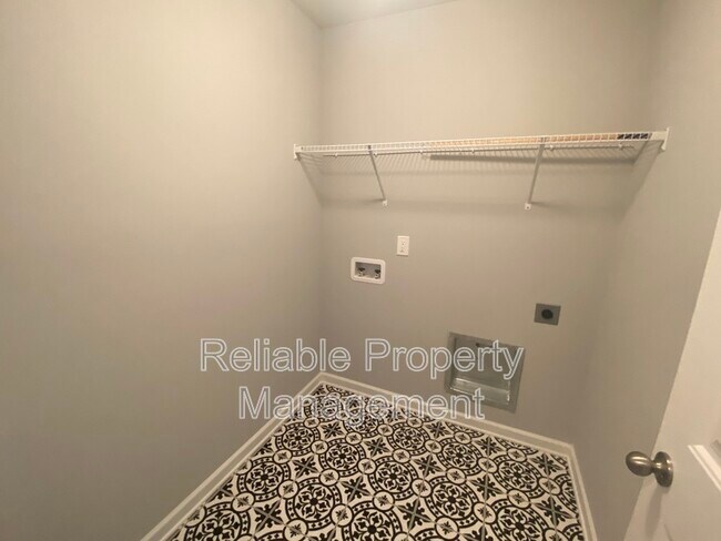 Building Photo - 23 Bluejack Ct