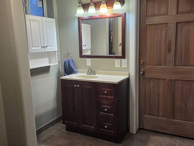 Building Photo - 366 Washington Ave