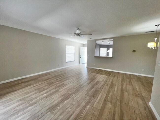 Building Photo - Welcome Home! Updated flooring & fresh interior paint! Move in OCTOBER! Beautiful 3X2 with attach...