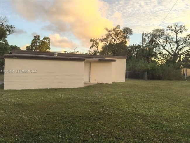 Building Photo - 1530 NW 11th Ct