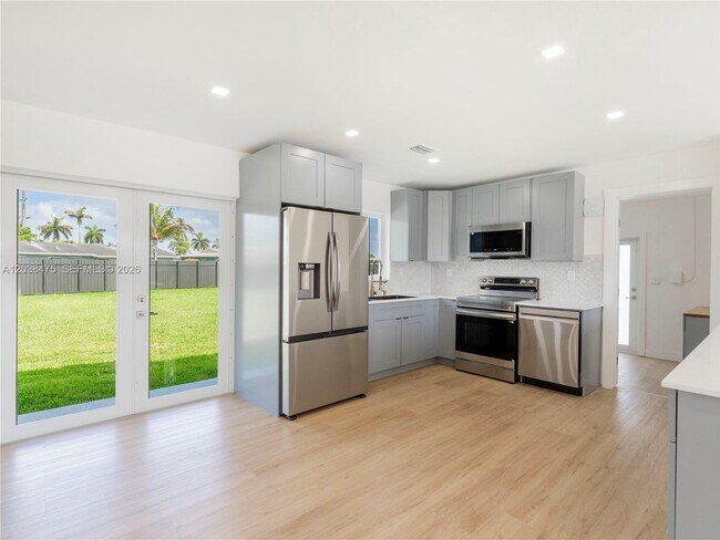 Building Photo - 14414 SW 105th Ct