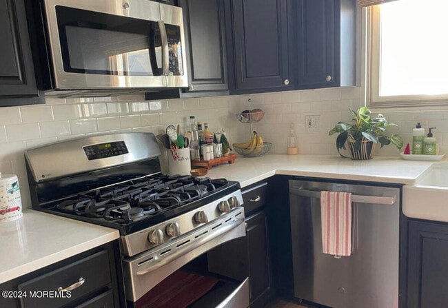 Building Photo - 509 Laurel Ave