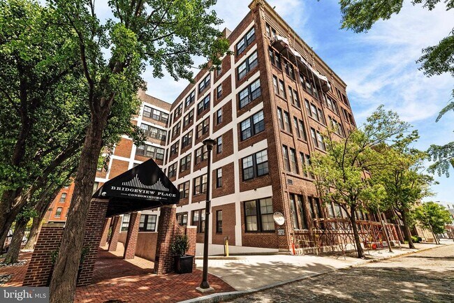 Building Photo - 315 New St