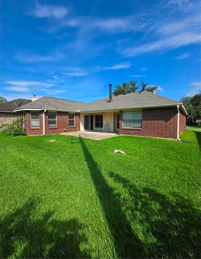 Building Photo - 2730 N Larkspur Cir