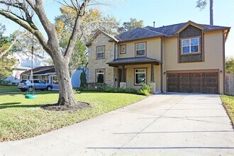 Building Photo - 1611 Wakefield Dr