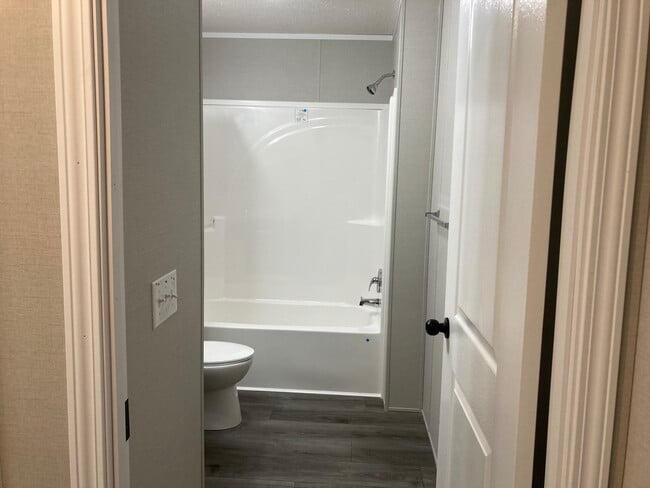 Building Photo - 107 Bluejay Hill