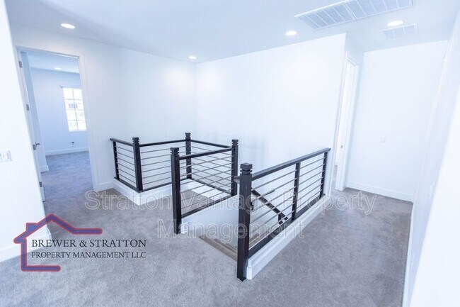 Building Photo - 4065 S Marin Dr