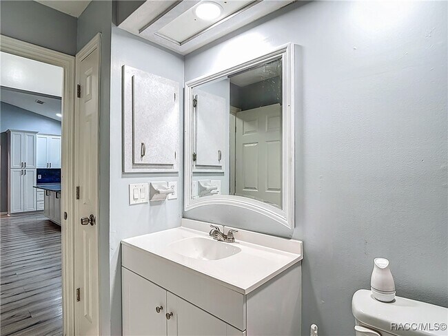 Building Photo - 884 W Massachusetts St