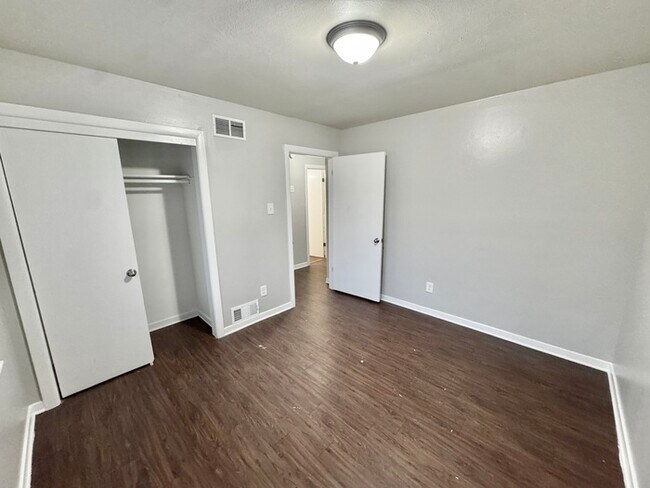 Building Photo - 1754 Danville Rd