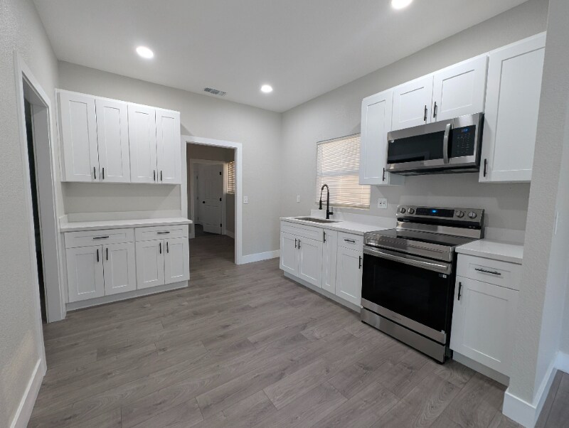 Building Photo - 1626 Bridge St