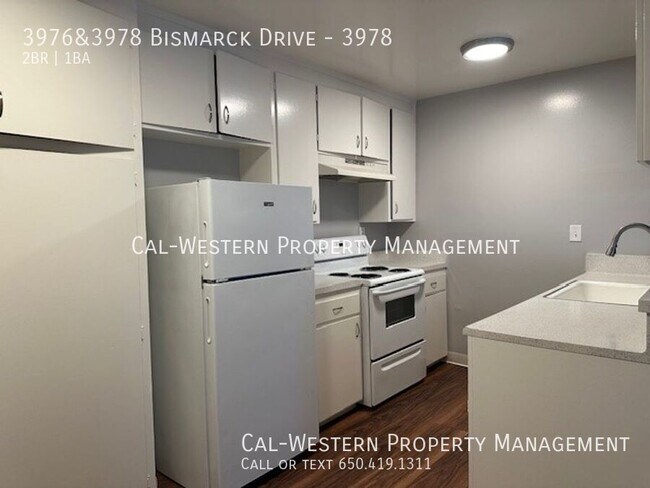 Building Photo - 3976&3978 Bismarck Drive-3978