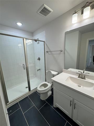 Building Photo - 633 Somerset Dr