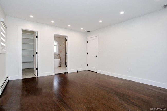 Building Photo - 10 Millbury St