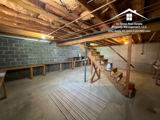 Building Photo - 1904 Springdale Ct