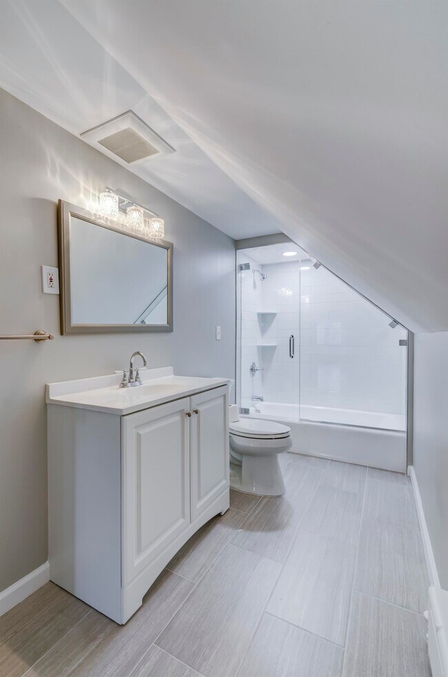 Building Photo - 772 Avenue C