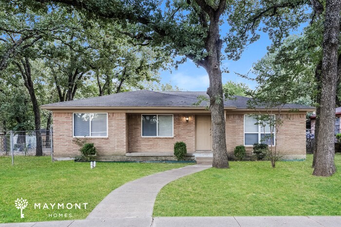 Primary Photo - 10424 Muskogee Dr