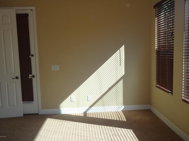 Building Photo - 1575 W Pelican Ct