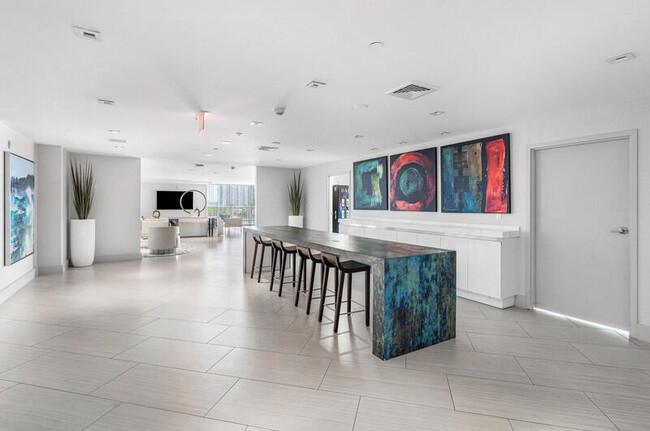 Building Photo - 300 Sunny Isles Blvd