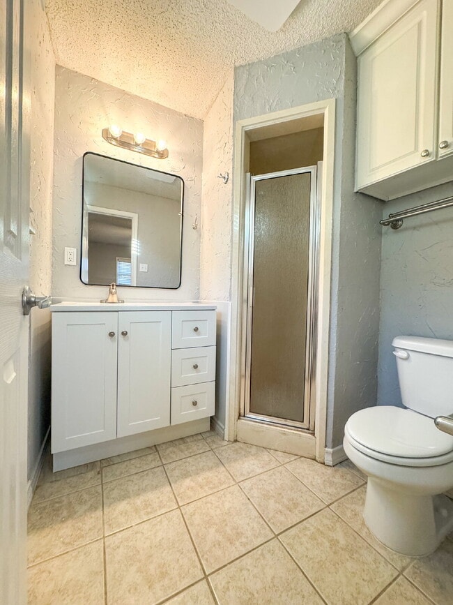 Building Photo - Newly-updated, 3-bedroom near LCU!