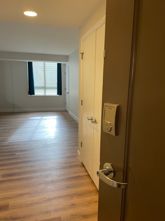 Building Photo - 350 G St SW