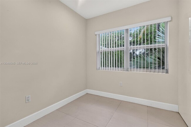 Building Photo - 12800 NE 11th Ave