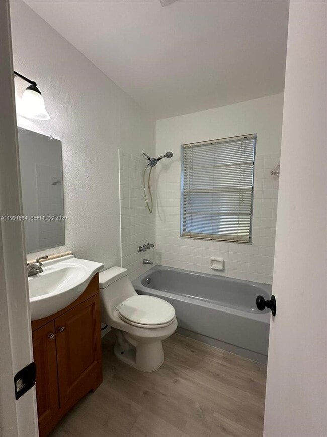 Building Photo - 3755 Oak Ave