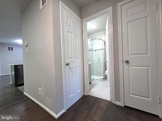 Building Photo - 10414 Parthenon Ct