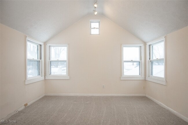 Building Photo - 1718 Maywood Rd