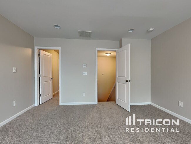 Building Photo - 2154 Massey Ln