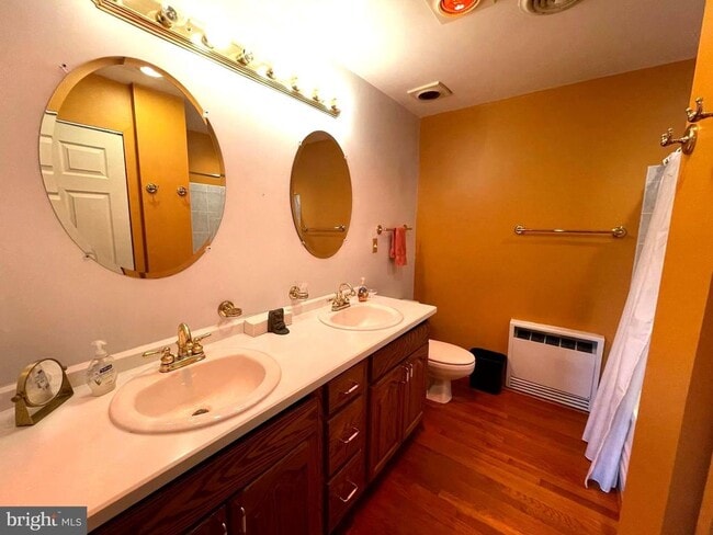 Building Photo - 712 E Macdade Blvd