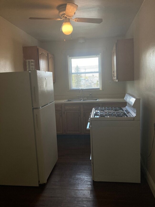 Building Photo - 414 E Lincoln Ave