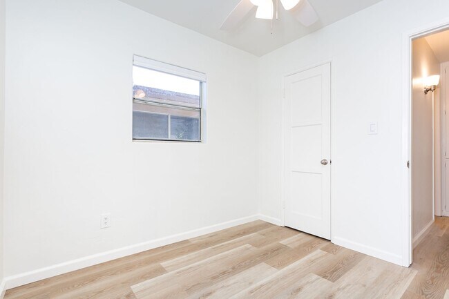 Building Photo - 4601-4607 Muir Ave.