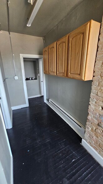 Building Photo - 1314 E Evans Ave