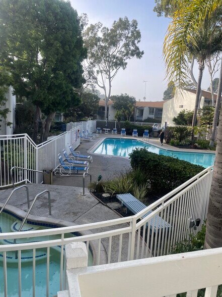 Building Photo - 631 S Prospect Ave