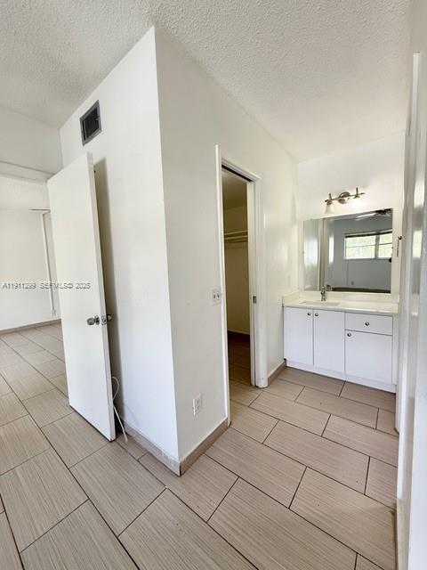 Building Photo - 4200 Crystal Lake Dr