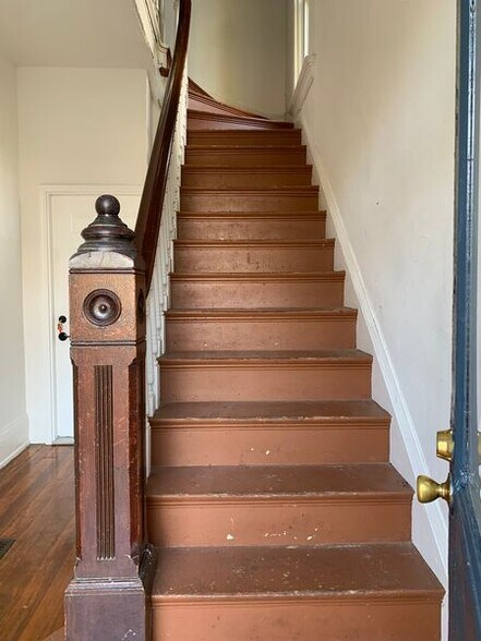 Building Photo - 3042 Gilbert Ave