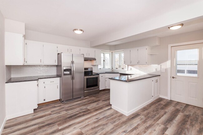 Primary Photo - 3569 6th St NW