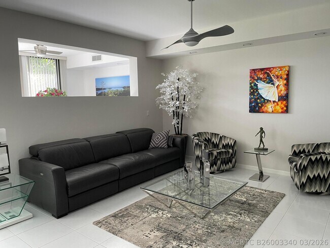 Building Photo - 11530 Briarwood Cir