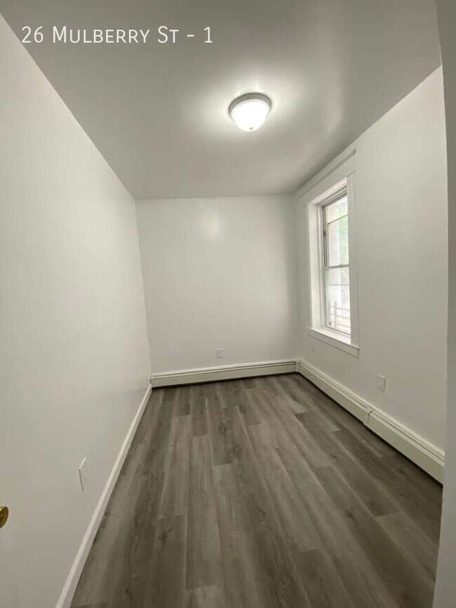 Building Photo - 26 Mulberry St