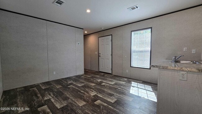 Building Photo - 1726 Bermuda Rd