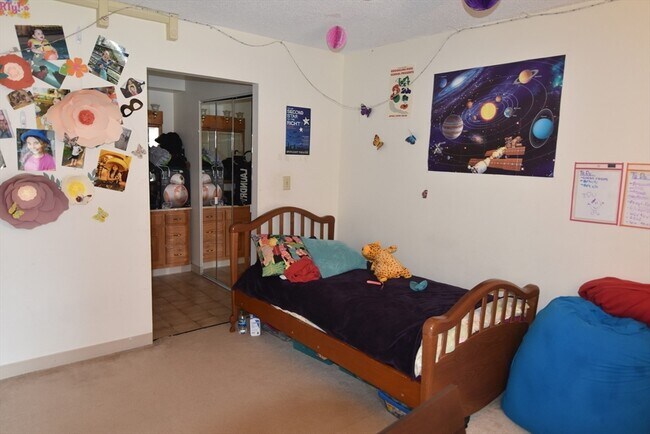 Building Photo - 49 Marion St