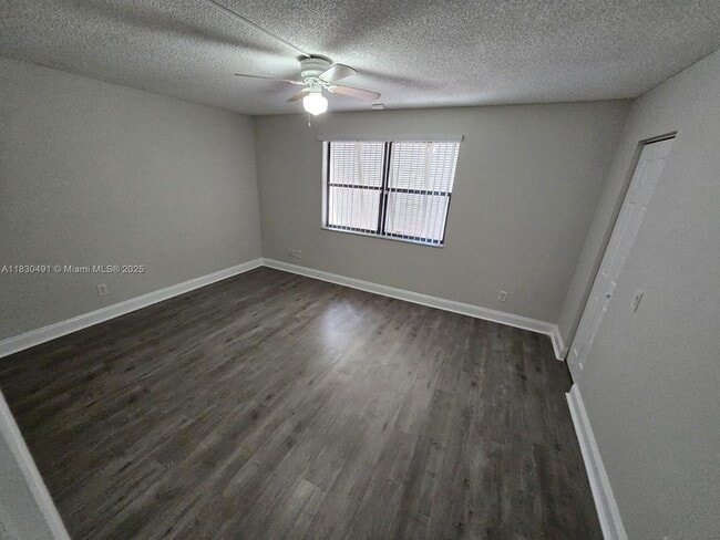 Building Photo - 1091 N Hiatus Rd