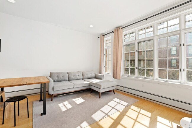 Building Photo - 110 Tidewater St